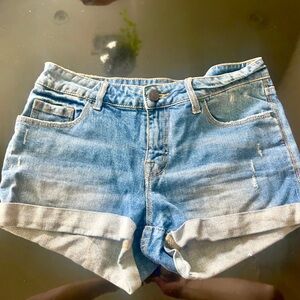 BDG Mid Rise Shortie Denim Shorts size 28